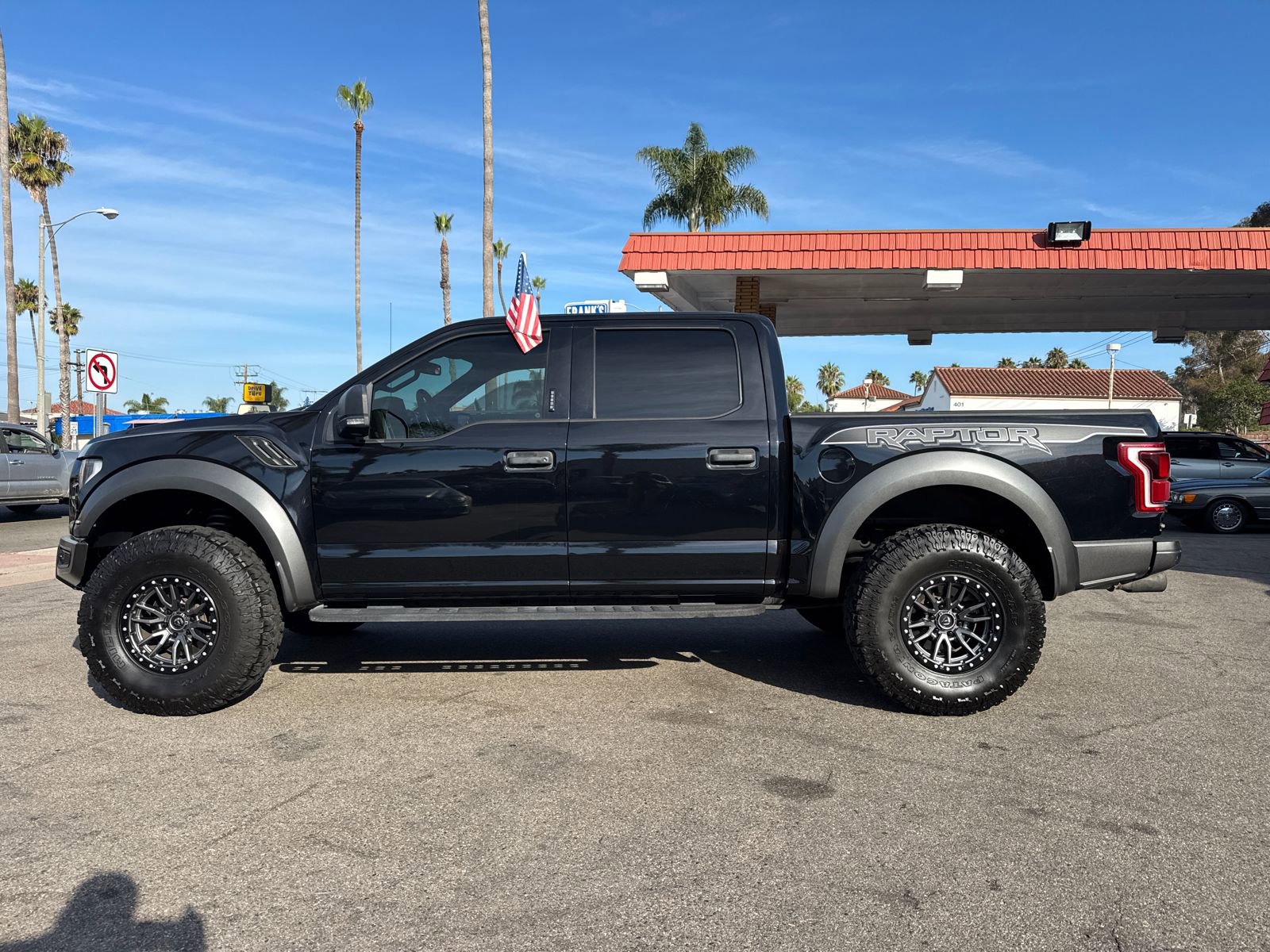 Used 2020 Ford F150 Raptor w/ Equipment Group 801A Mid image 5