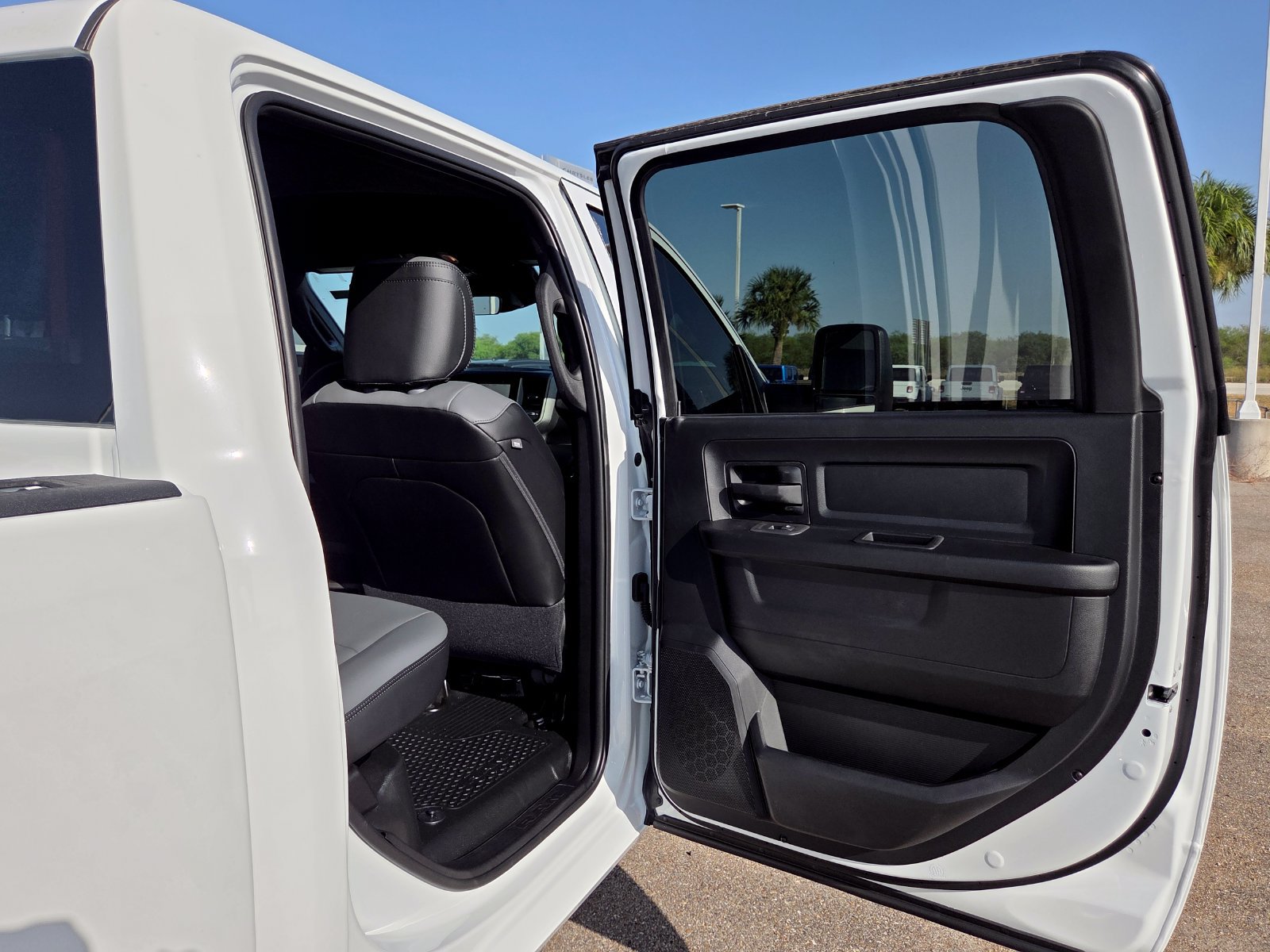 New 2026 RAM 3500 Tradesman w/ Chrome Appearance Group A AWD/4WD image 19