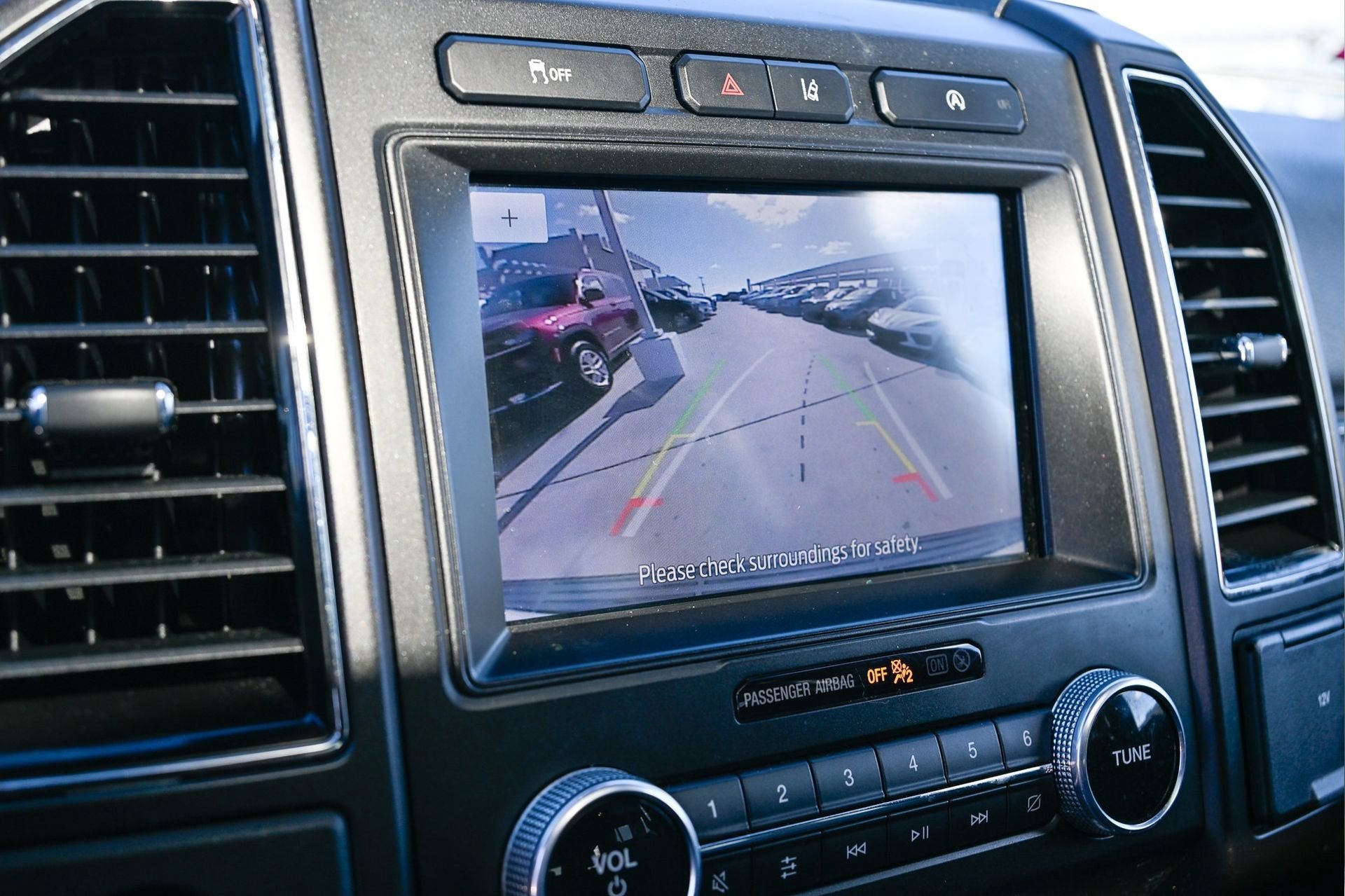 Used 2021 Ford Expedition Max Limited image 30