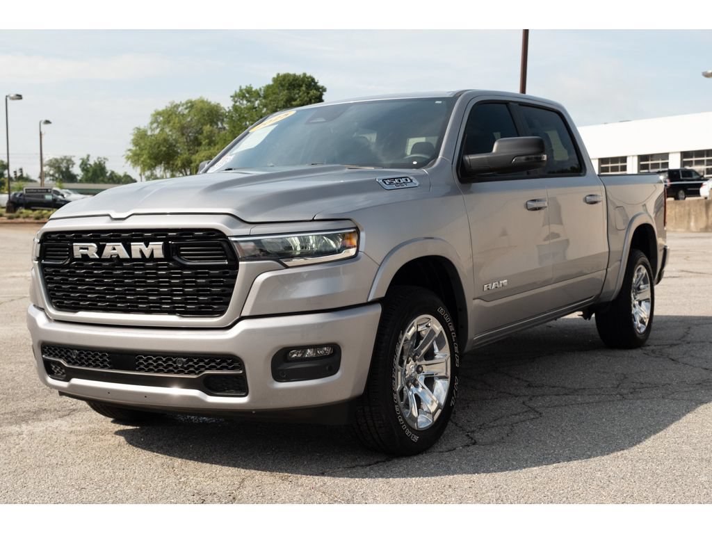 Used 2025 RAM 1500 Big Horn AWD/4WD image 4