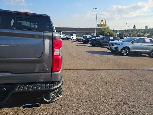 Used 2022 Chevrolet Silverado 1500 LT Trail Boss w/ LT Trail Boss Premium Package AWD/4WD image 7