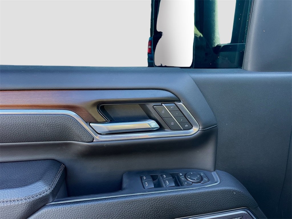 Used 2024 GMC Sierra 3500 Denali w/ Denali Reserve Package image 9