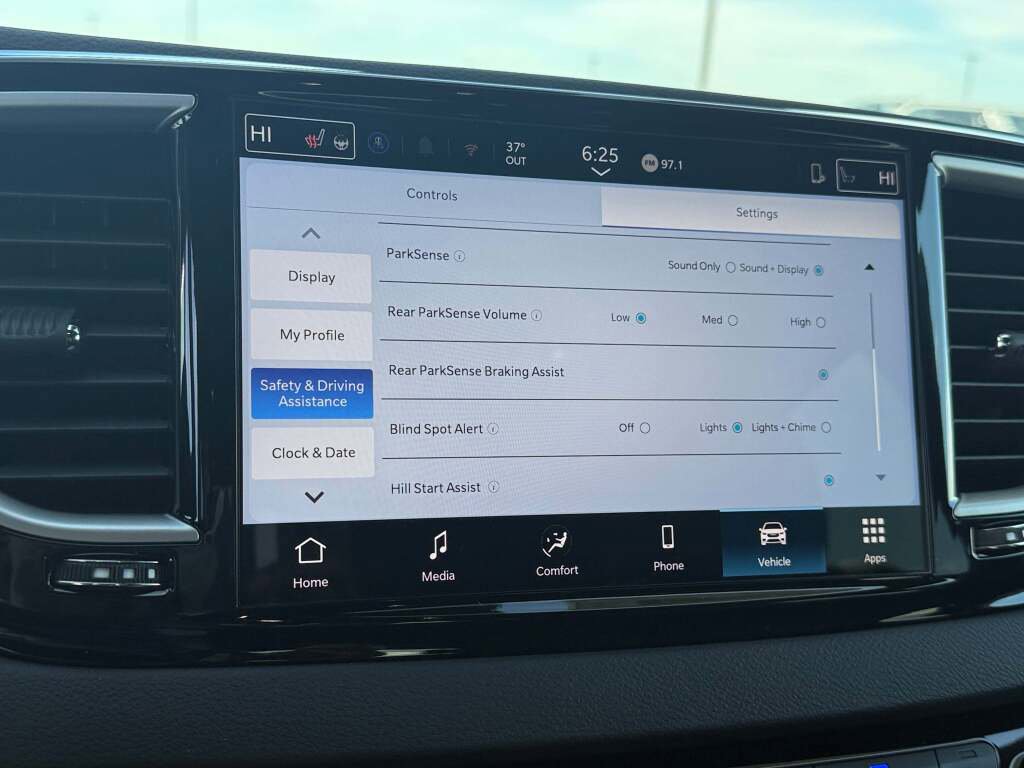 New 2026 Chrysler Voyager LX image 31