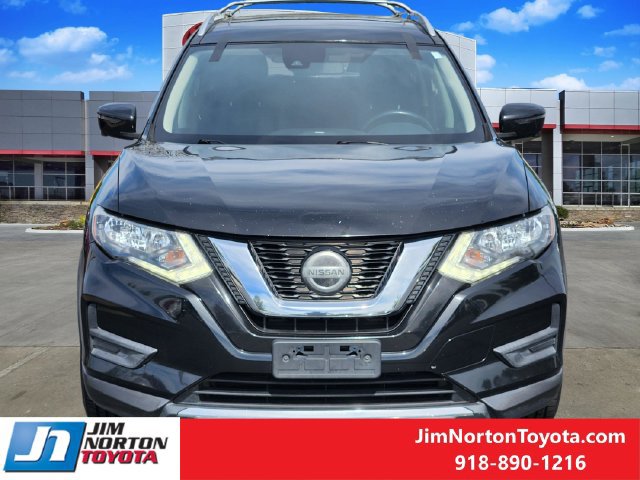 Used 2019 Nissan Rogue SV w/ Sun & Sound Touring Package FWD image 2