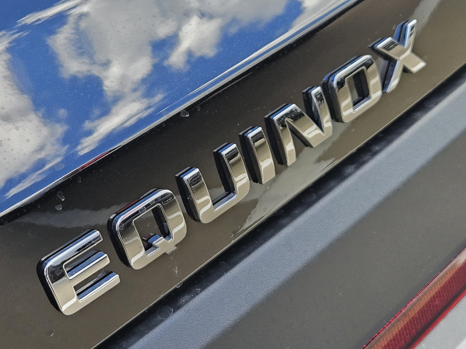 New 2027 Chevrolet Equinox LT w/ Safety and Technology Package FWD image 13