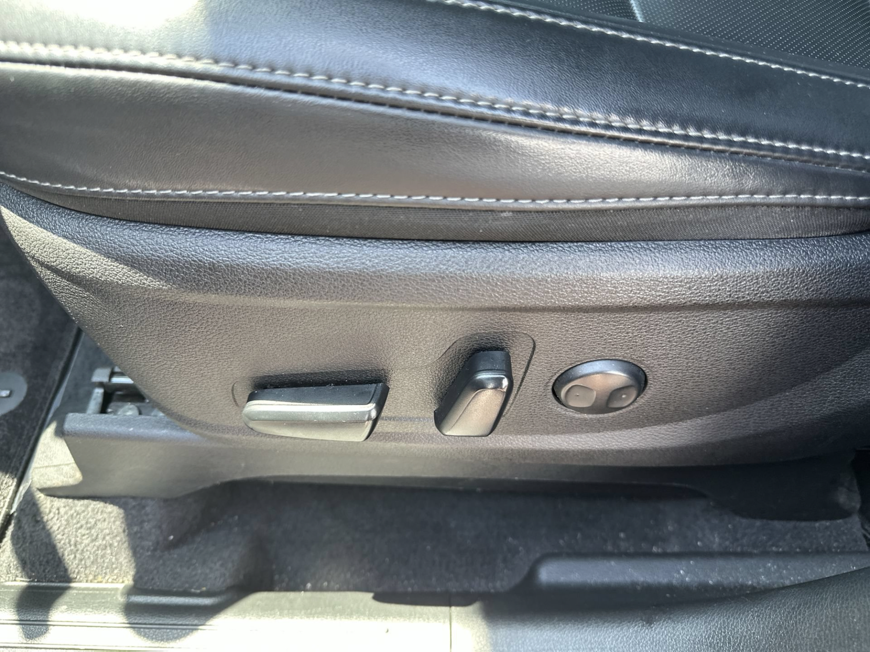 Used 2024 Kia Telluride S w/ S Sunroof Package FWD image 14