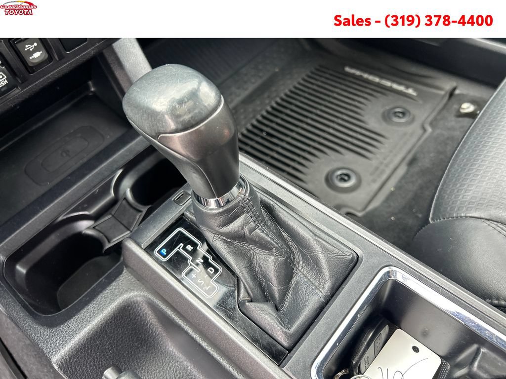 Certified 2018 Toyota Tacoma TRD Off-Road AWD/4WD image 24