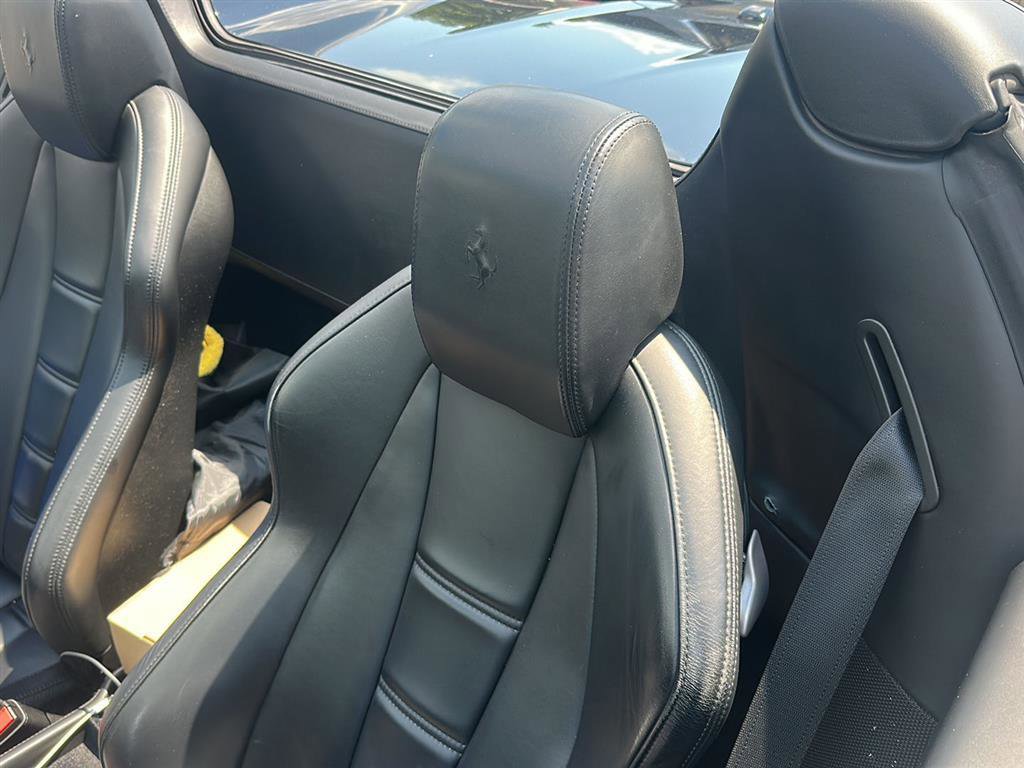 Used 2014 Ferrari 458 Spider image 10