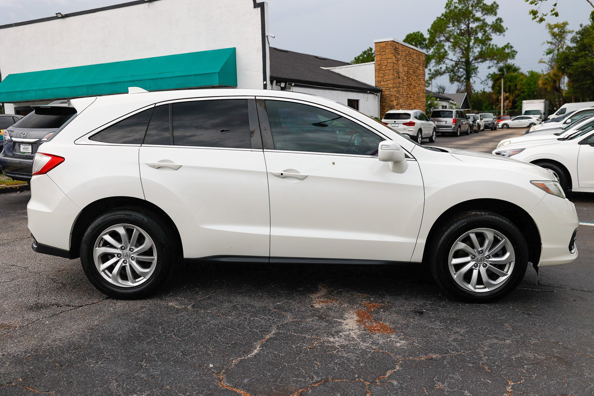Used 2016 Acura RDX w/ AcuraWatch Plus Package FWD image 17