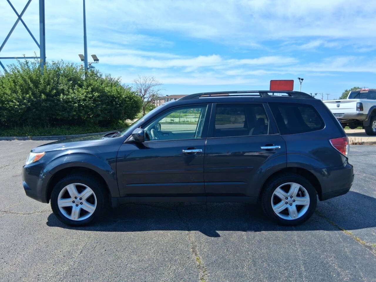 Used 2010 Subaru Forester 2.5X Limited AWD/4WD image 5