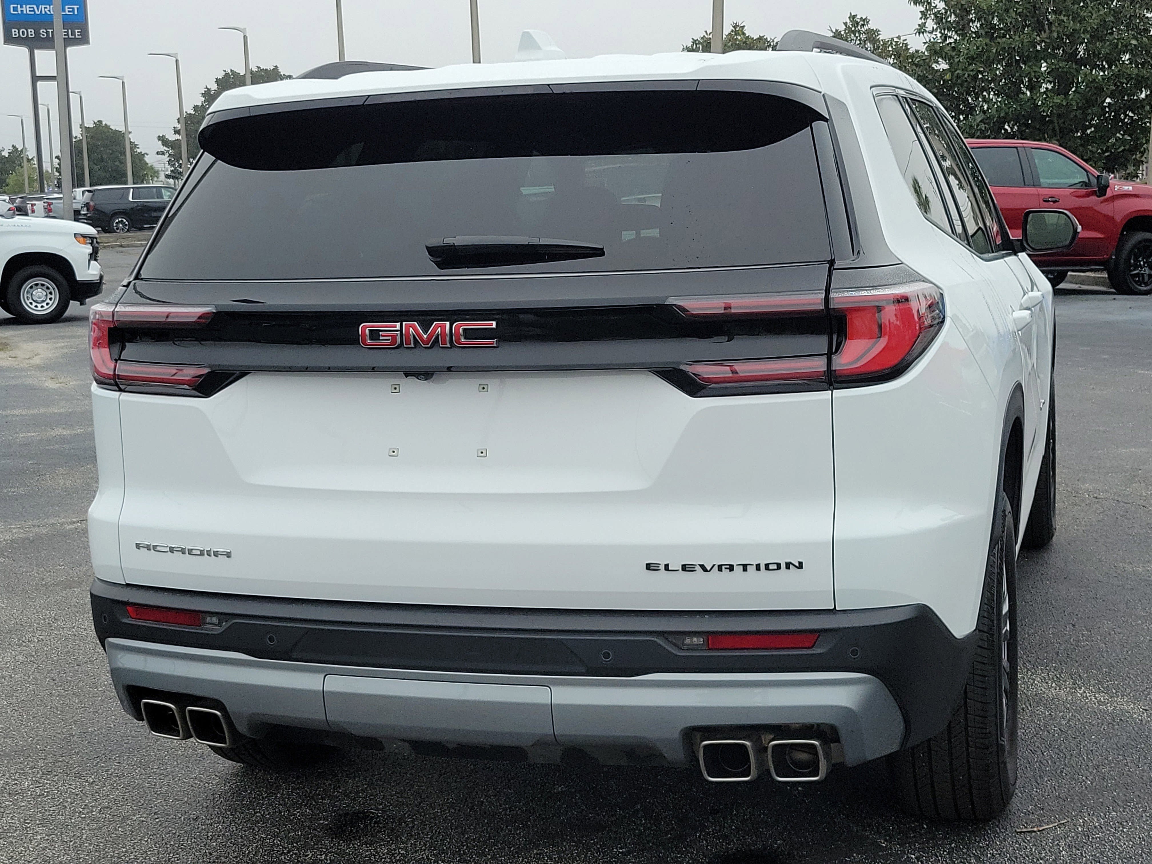 Used 2025 GMC Acadia Elevation FWD image 6