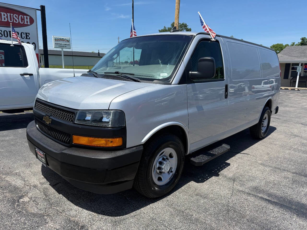 Used 2019 Chevrolet Express 2500 w/ Driver Convenience Package RWD image 2