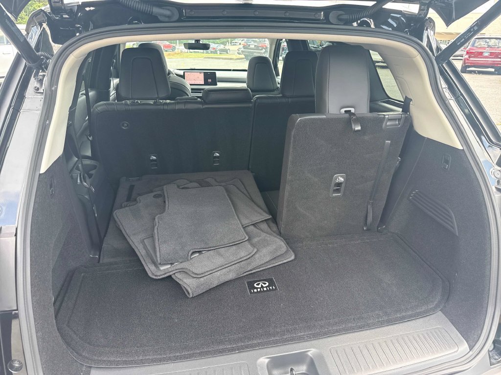 Used 2025 INFINITI QX60 Luxe w/ Cargo Package FWD image 31