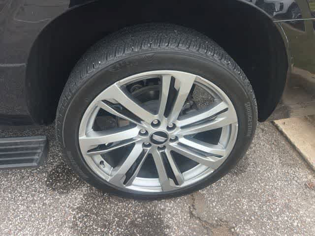 Used 2025 Cadillac Escalade ESV Sport w/ Touring Package AWD/4WD image 3