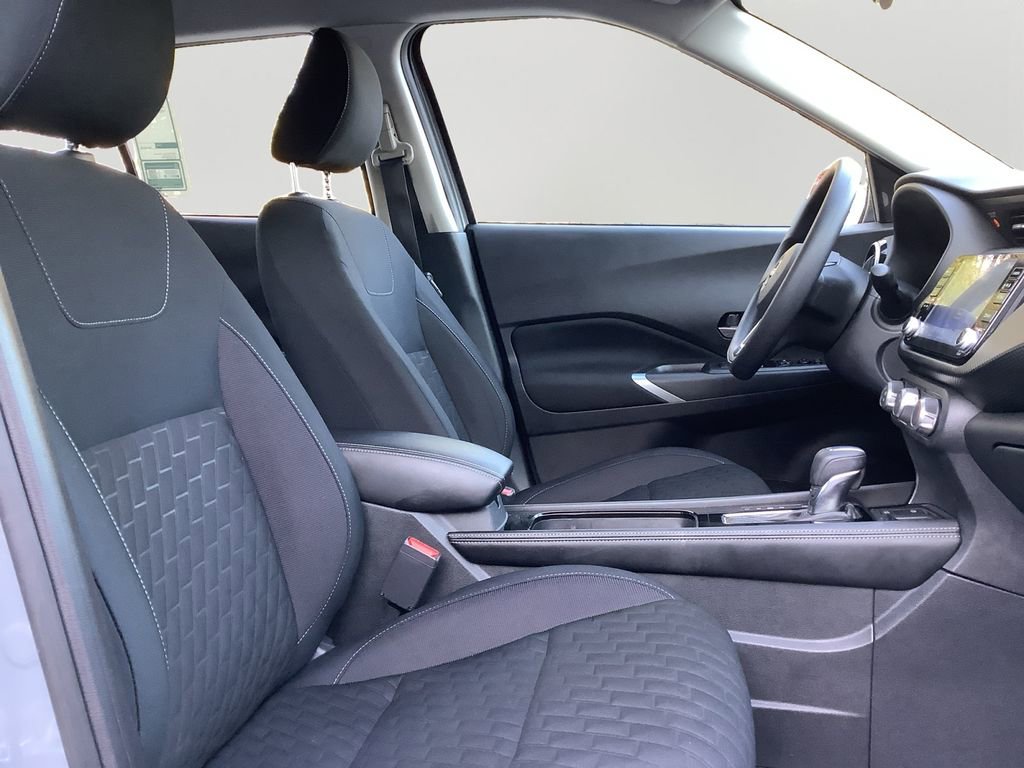 Used 2023 Nissan Kicks SV image 12