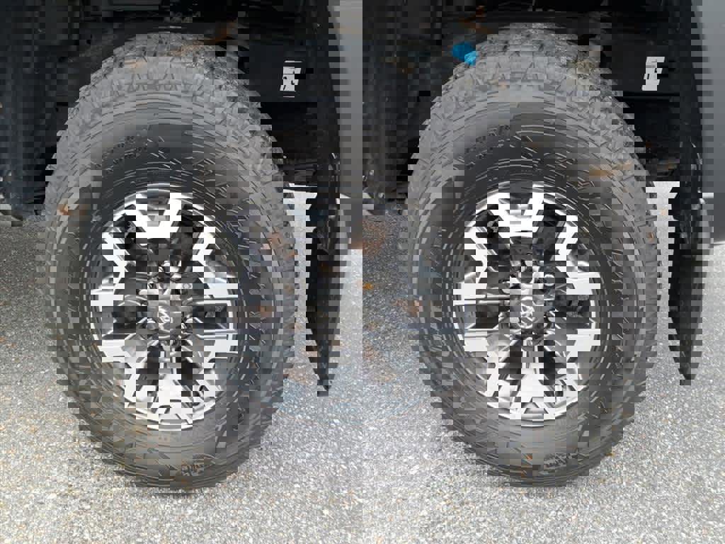 Used 2021 Toyota Tacoma TRD Off-Road w/ Technology Package image 9