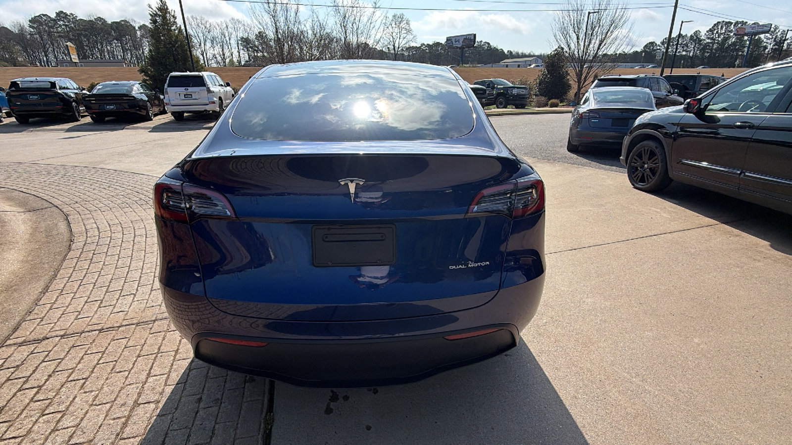Used 2023 Tesla Model Y Long Range image 9