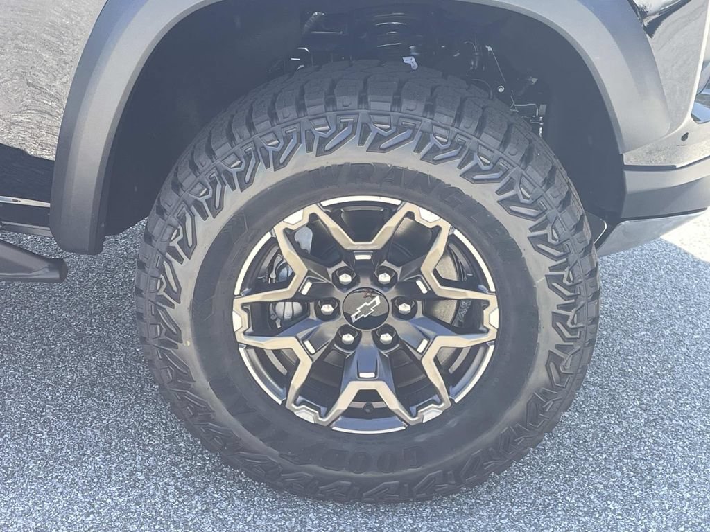 New 2026 Chevrolet Colorado ZR2 w/ Technology Package AWD/4WD image 12