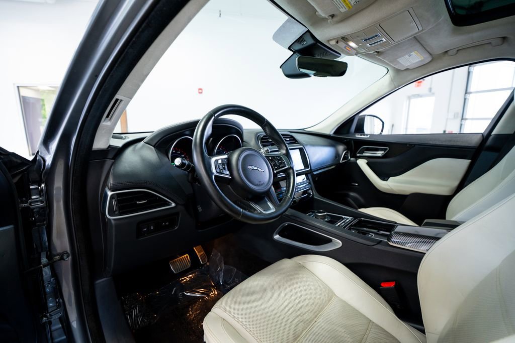 Used 2019 Jaguar F-PACE Prestige AWD/4WD image 27