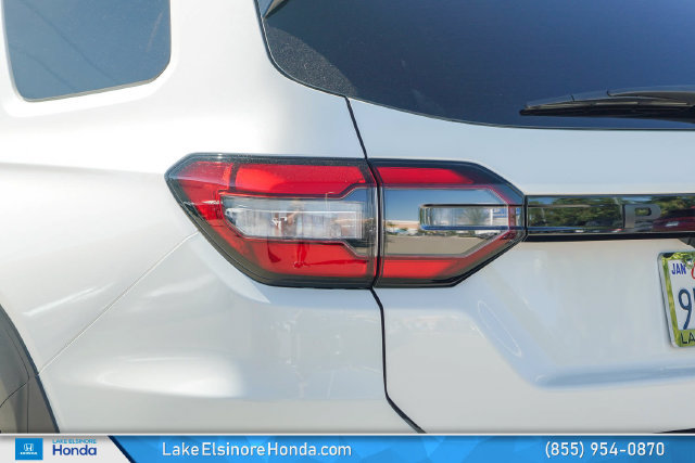 Used 2025 Honda Pilot Touring image 12