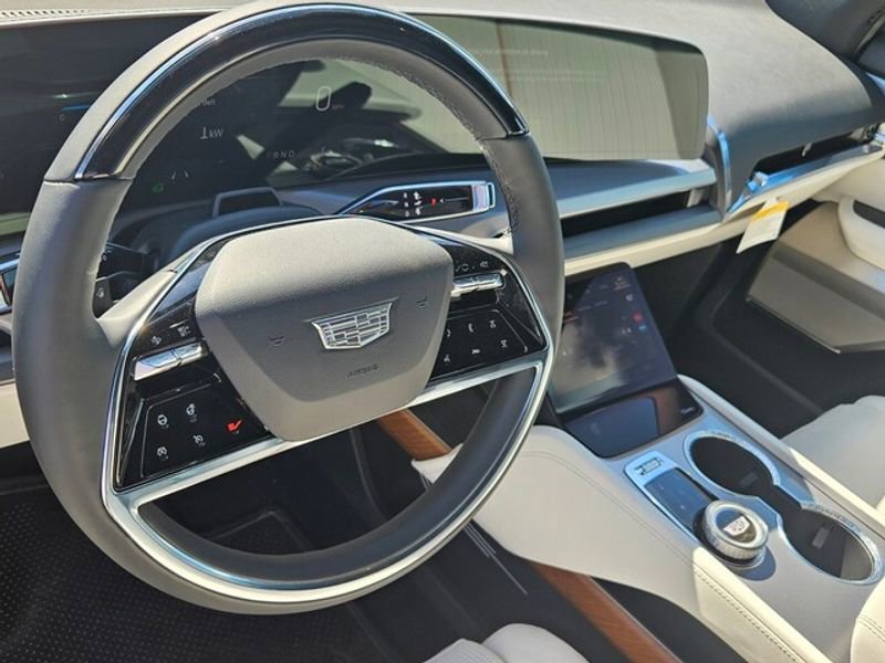 New 2026 Cadillac Vistiq Luxury image 15
