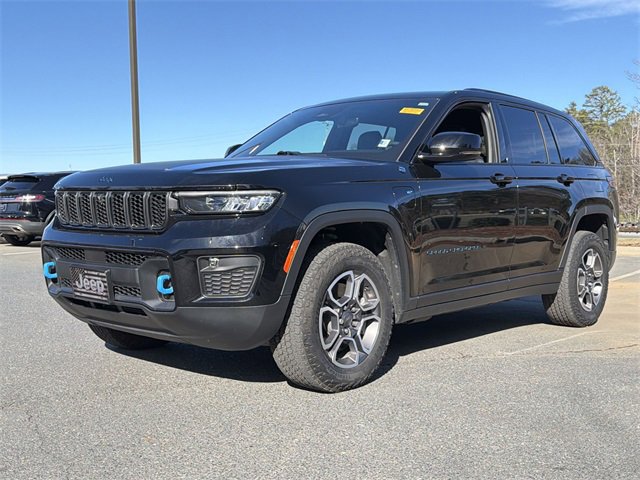 Used 2023 Jeep Grand Cherokee Trailhawk image 2