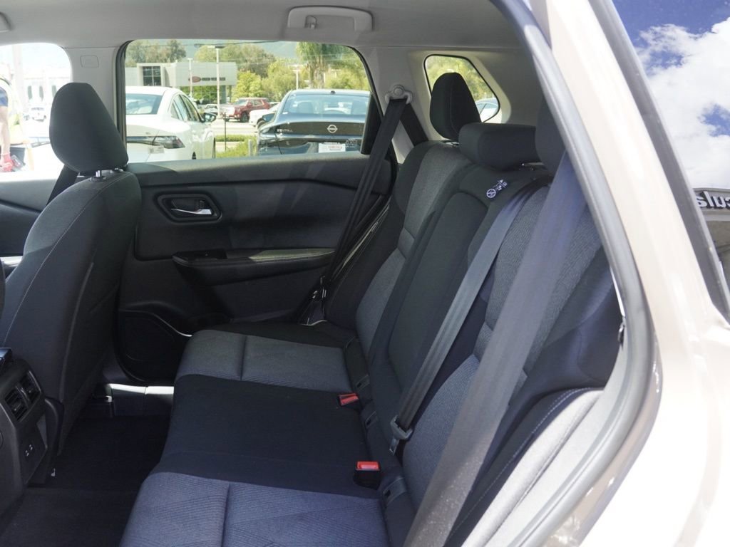 Certified 2024 Nissan Rogue SV image 16