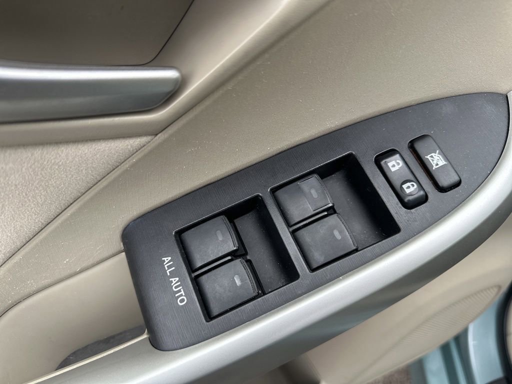 Used 2014 Toyota Prius One image 16