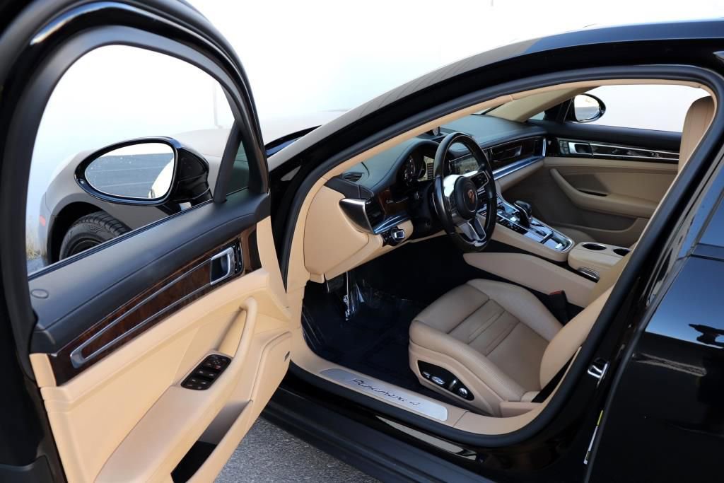 Used 2018 Porsche Panamera 4 image 2