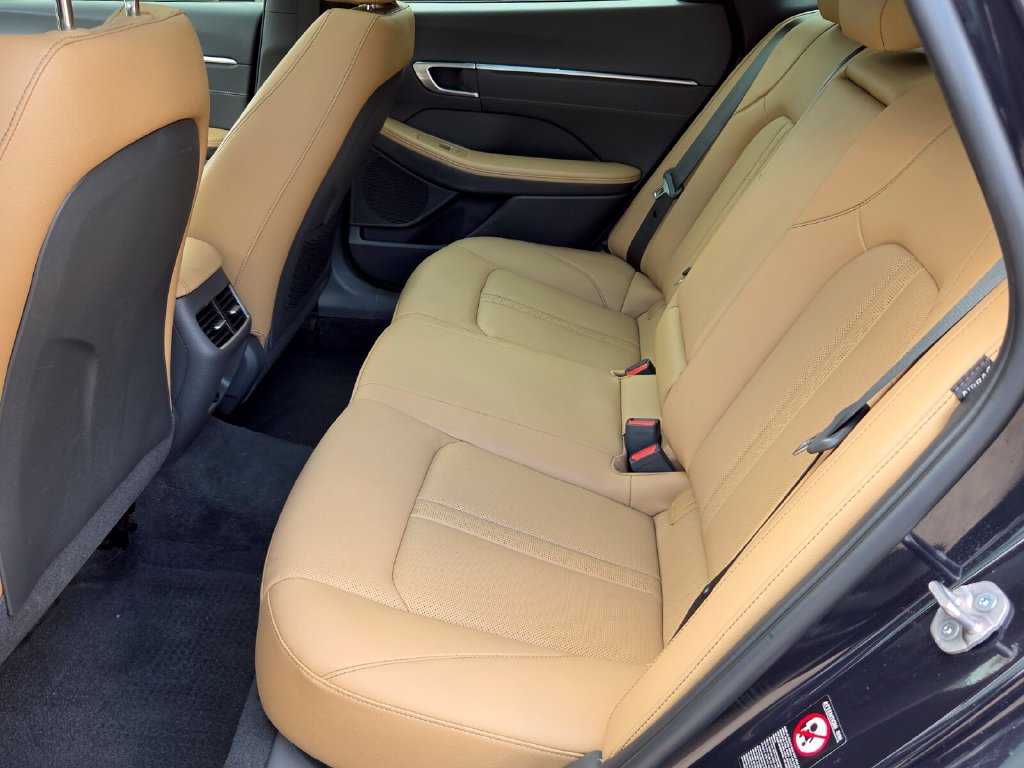 Used 2023 Hyundai Sonata Limited FWD image 14