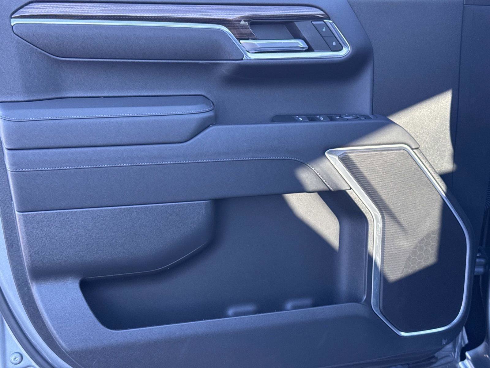 Used 2023 Chevrolet Silverado 1500 LT image 16