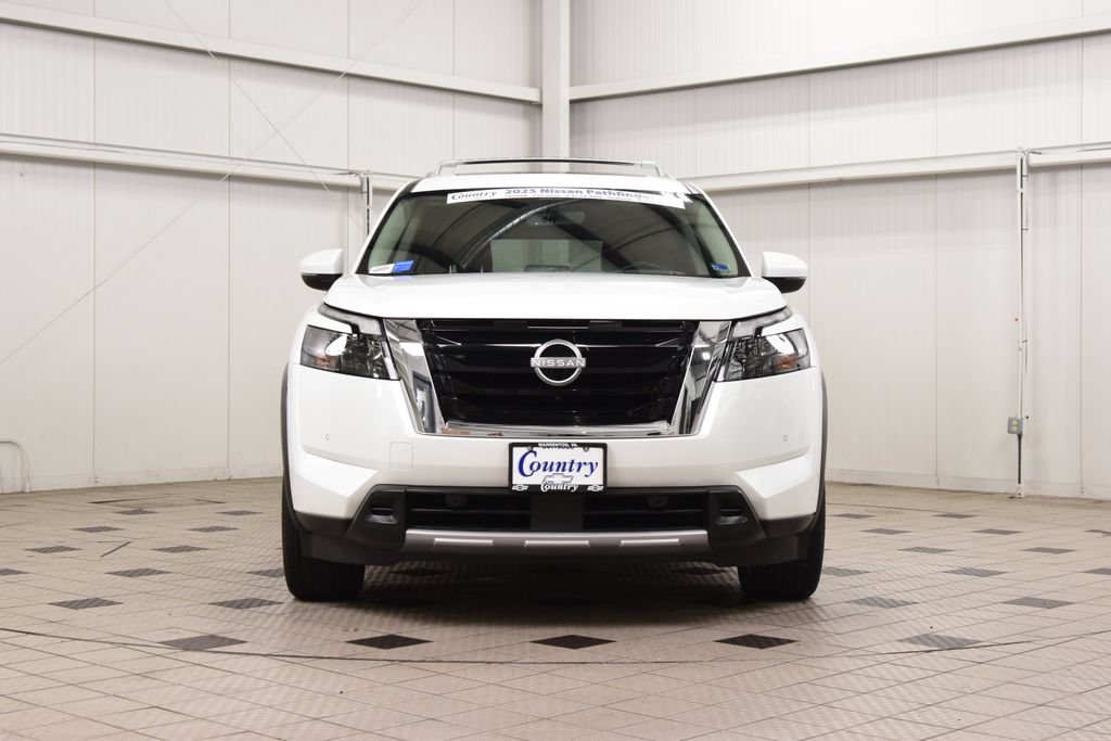 Used 2025 Nissan Pathfinder Platinum w/ Cargo Package AWD/4WD image 2