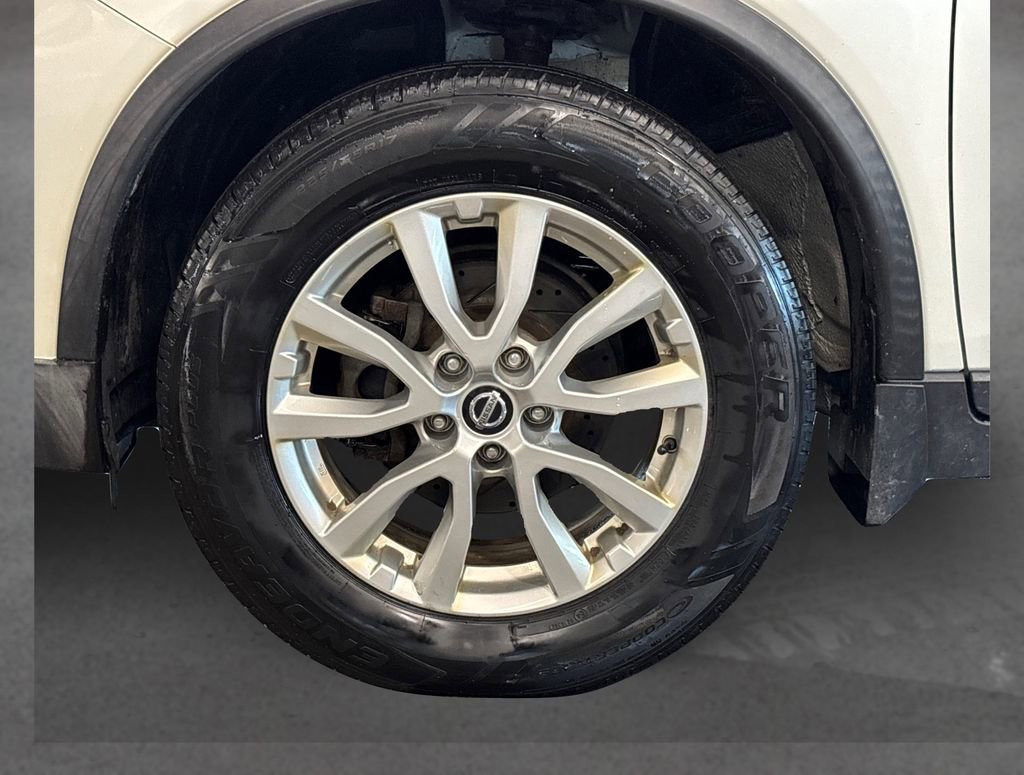 Used 2017 Nissan Rogue SV w/ SV Premium Package image 15