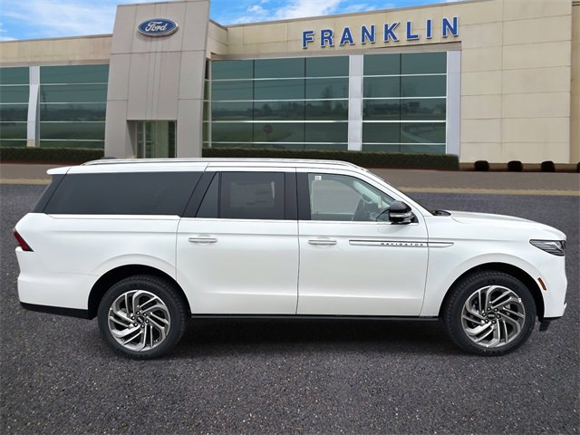 New 2025 Lincoln Navigator L Reserve image 8