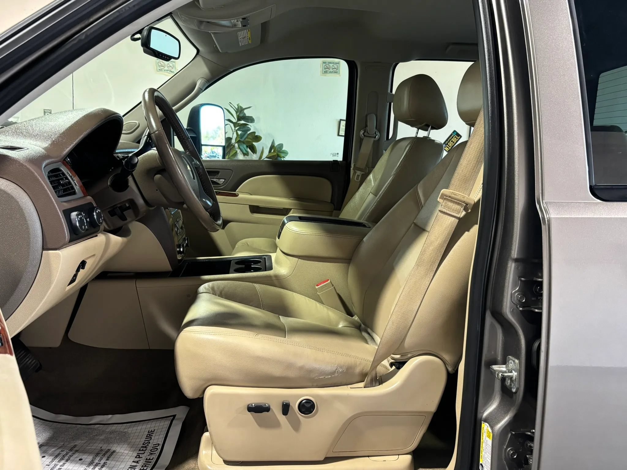 Used 2014 Chevrolet Silverado 2500 LTZ w/ LTZ Plus Package AWD/4WD image 13