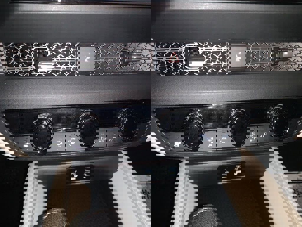 Used 2024 Honda Accord EX image 18