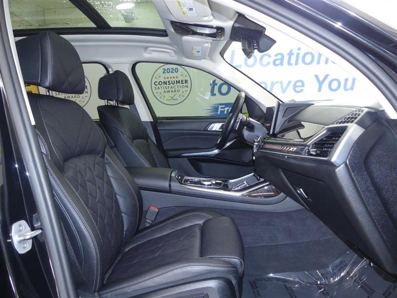 Used 2024 BMW X7 xDrive40i w/ Climate Comfort Package AWD/4WD image 8