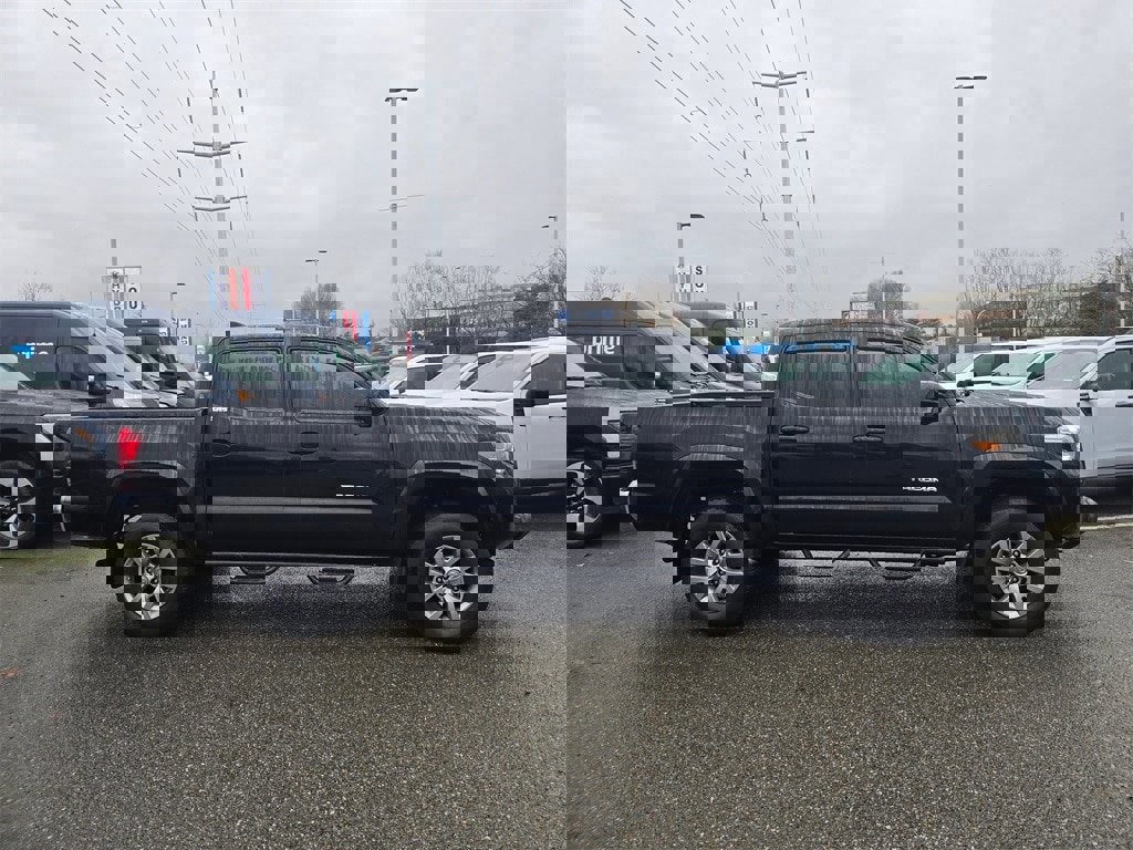 Used 2018 Toyota Tacoma 4x4 Double Cab image 4