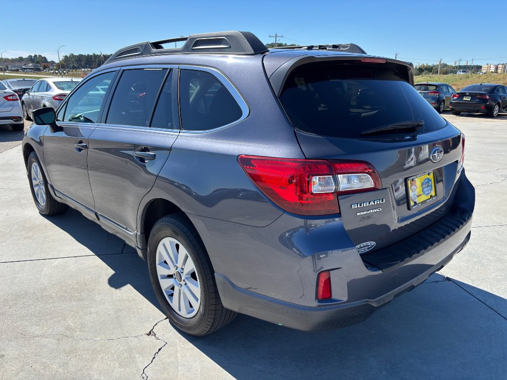 Used 2015 Subaru Outback 2.5i Premium AWD/4WD image 6