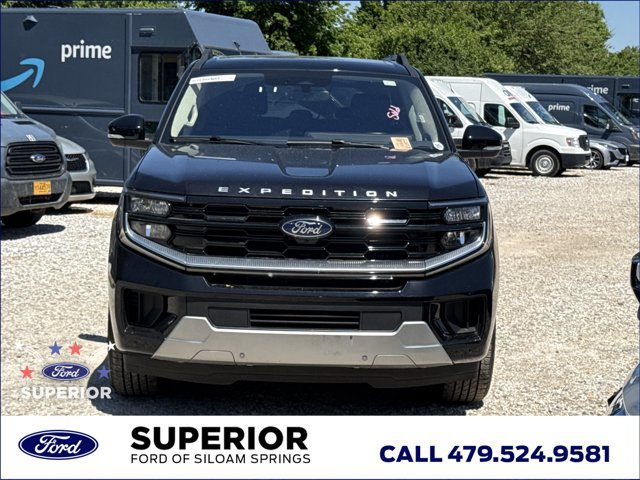 Used 2025 Ford Expedition Platinum AWD/4WD image 2