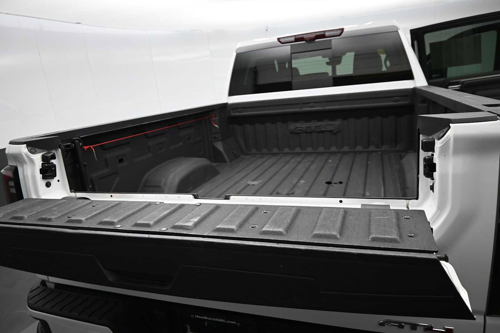 Used 2024 GMC Sierra 2500 AT4 w/ AT4 Premium Plus Package AWD/4WD image 13