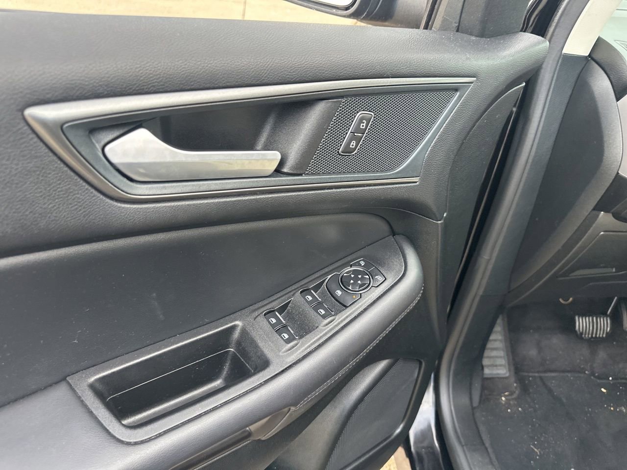 Used 2024 Ford Edge SE AWD/4WD image 19