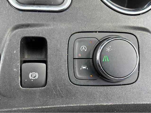 Used 2023 Chevrolet Traverse LT FWD image 30