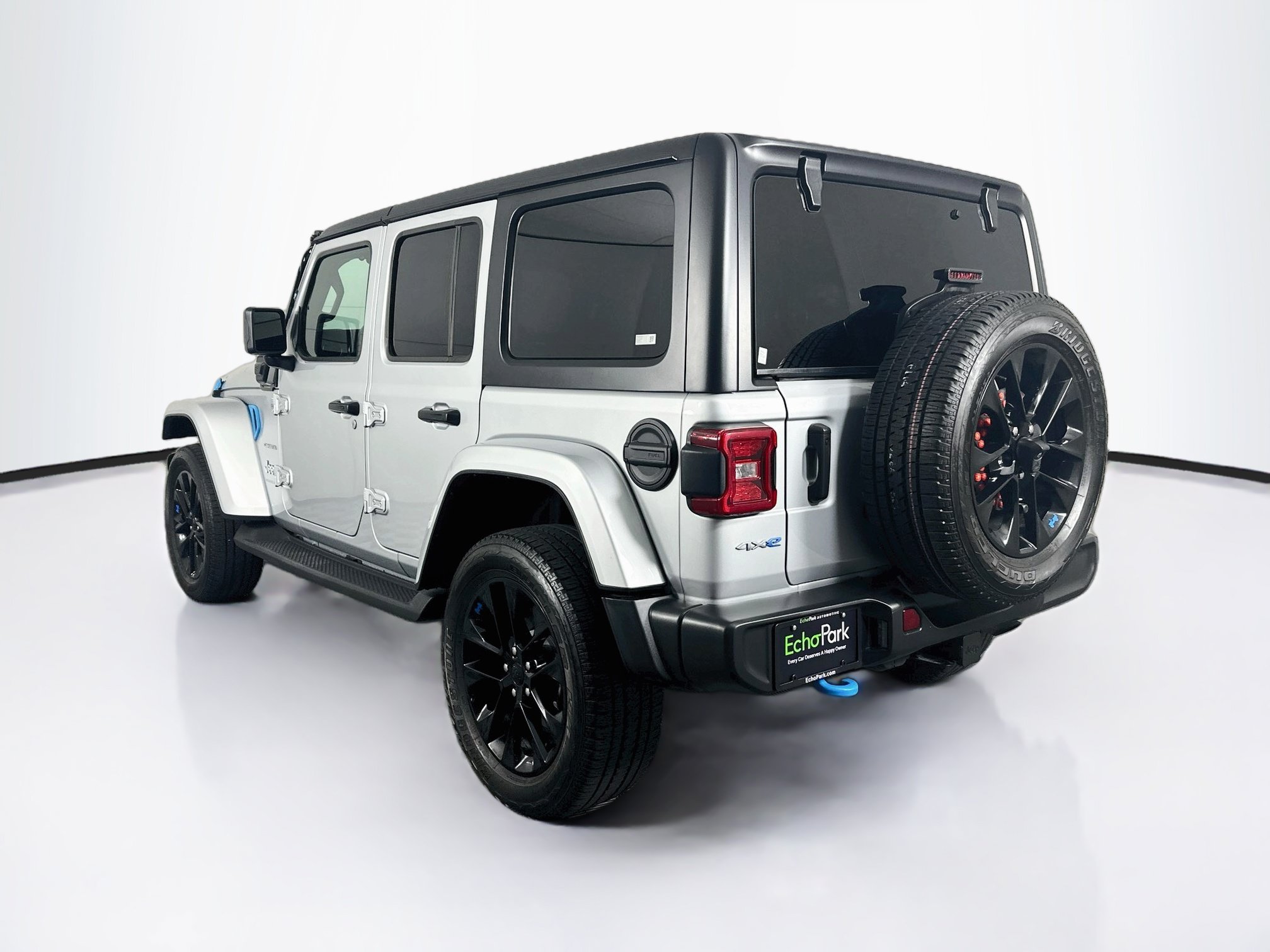 Used 2023 Jeep Wrangler Unlimited Sahara w/ Cold Weather Group AWD/4WD image 5