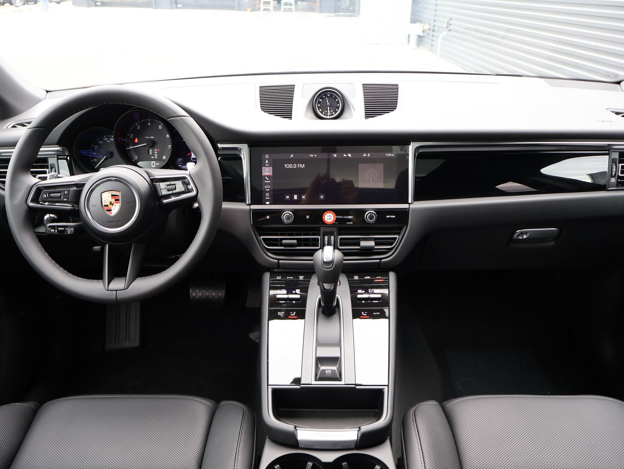 New 2026 Porsche Macan AWD/4WD image 22