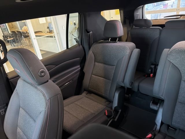 Used 2024 Chevrolet Traverse Z71 image 17