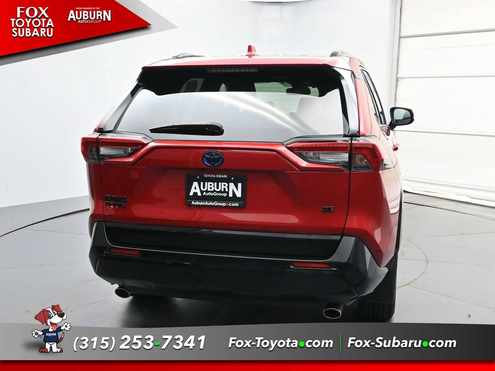 Used 2023 Toyota RAV4 SE w/ Weather & Moonroof Package AWD/4WD image 4