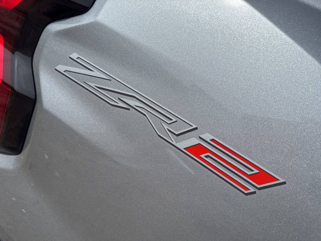 Used 2025 Chevrolet Colorado ZR2 w/ Technology Package image 10