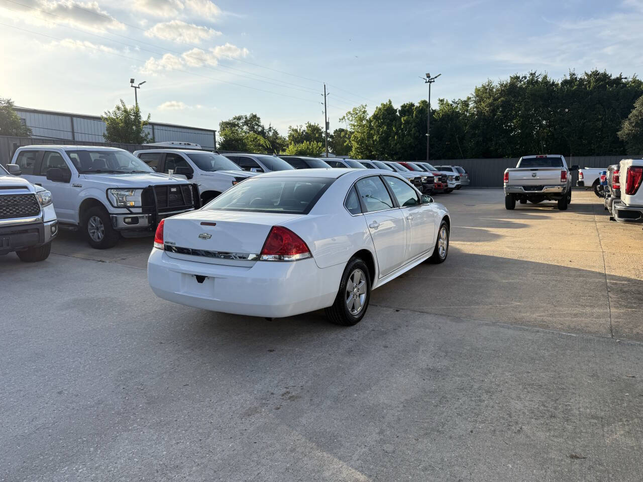 Used 2010 Chevrolet Impala LT FWD image 5