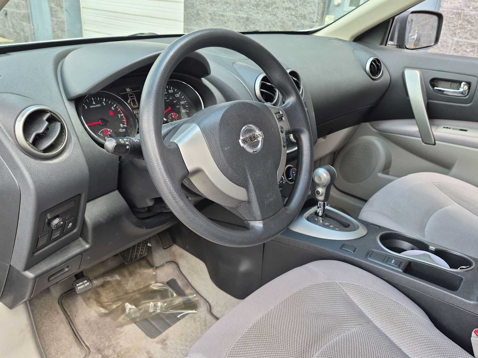 Used 2013 Nissan Rogue S AWD/4WD image 10